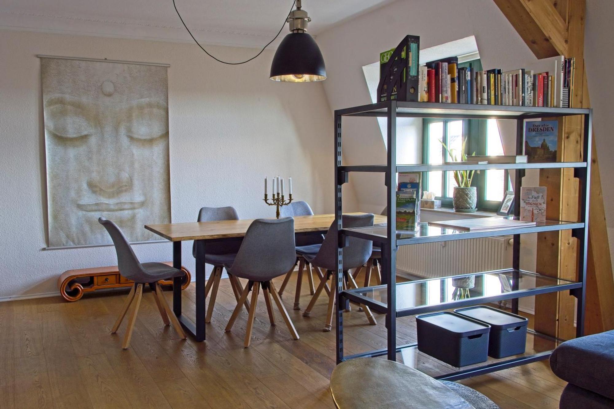 Neustadt-Aussicht - Grosse Wohnung Mit Balkon دريسدن المظهر الخارجي الصورة